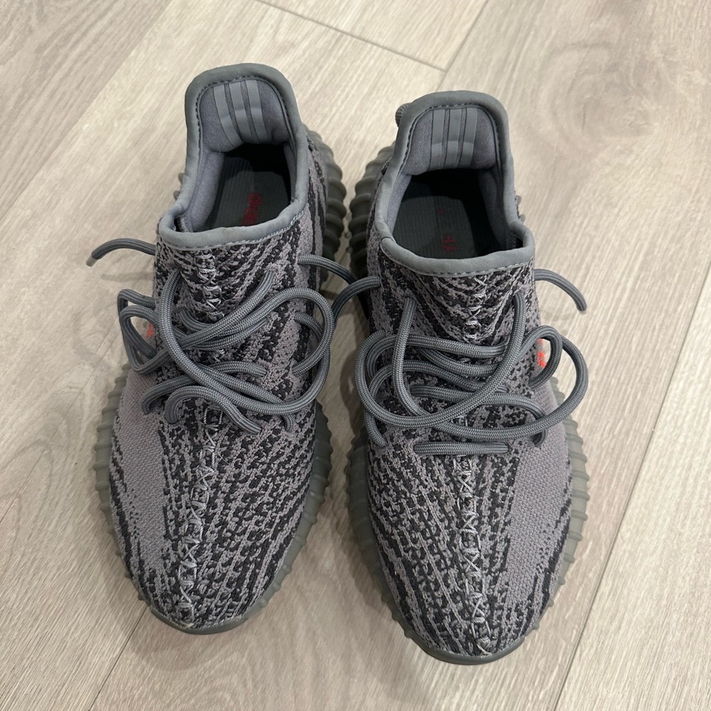 Size 6 Yeezys only worn once